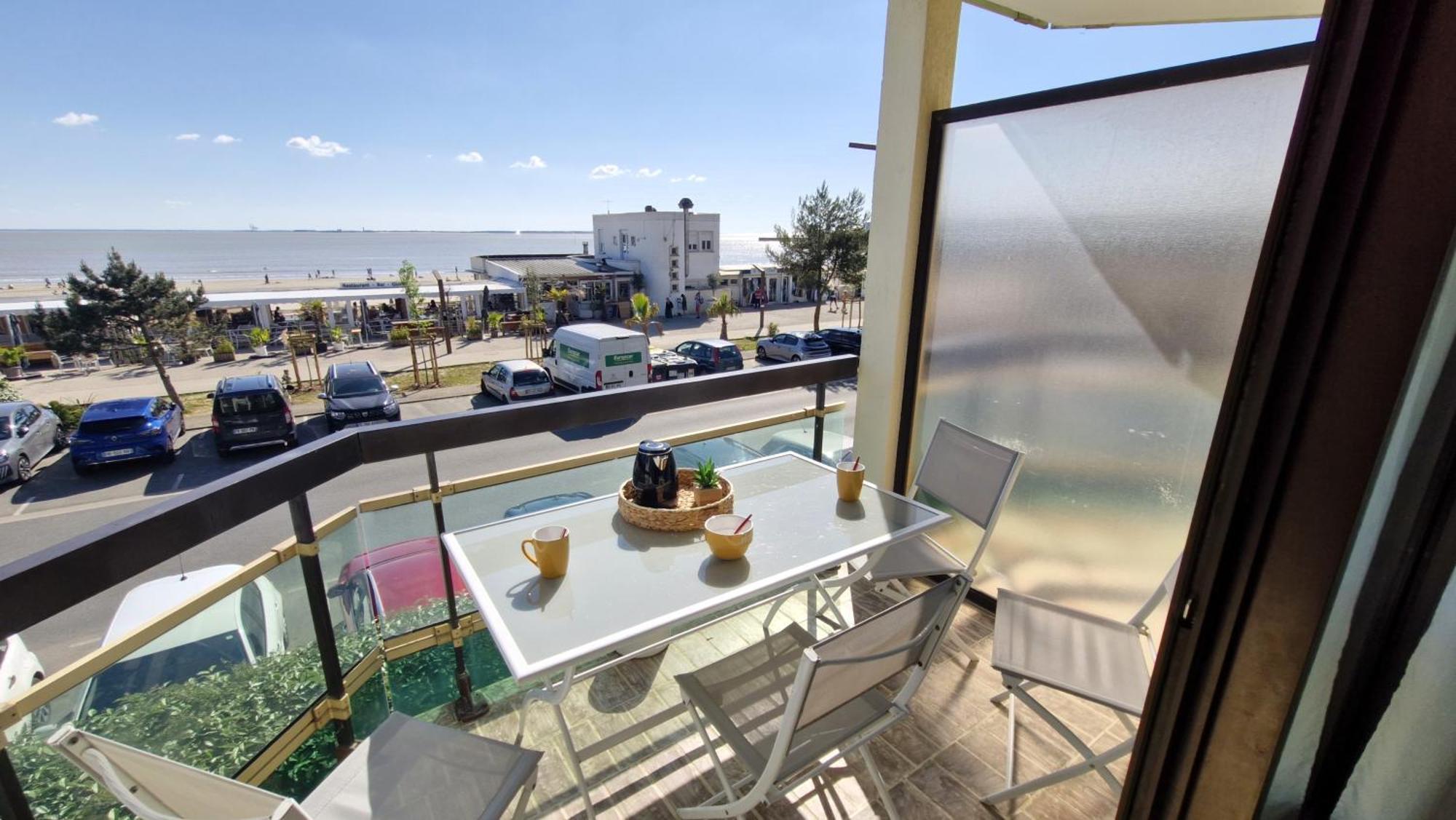 Saint Georges De Didonne - Pleine Vue Mer Pour Ce Studio Cabine Face A La Plage Extérieur photo