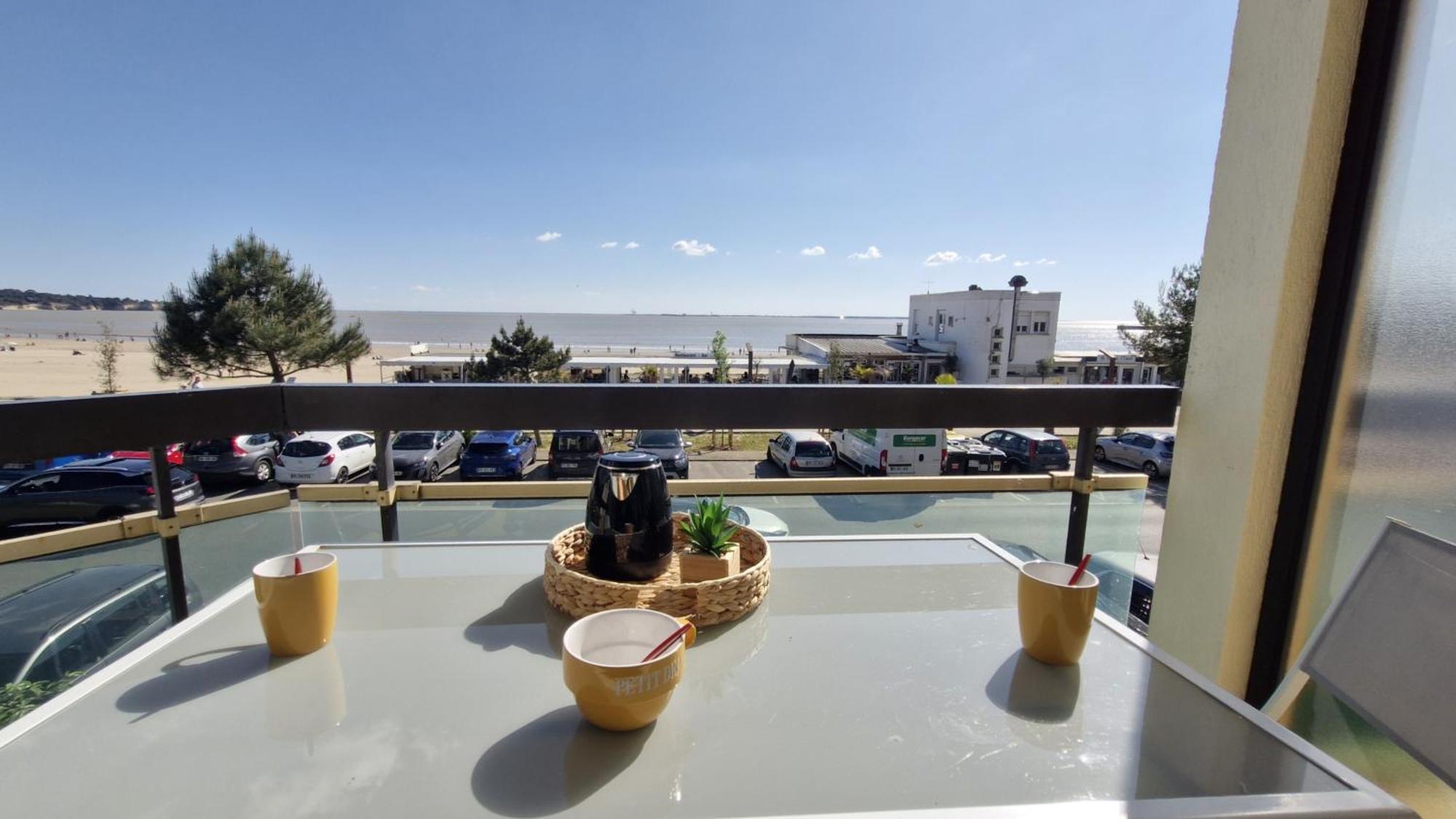 Saint Georges De Didonne - Pleine Vue Mer Pour Ce Studio Cabine Face A La Plage Extérieur photo