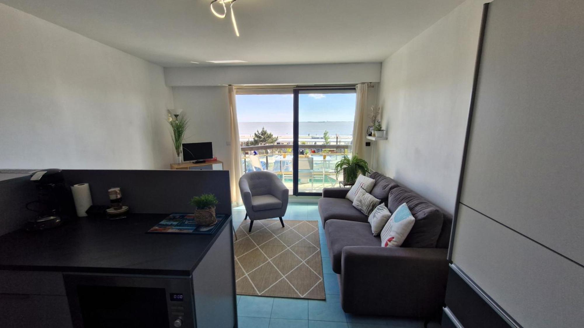 Saint Georges De Didonne - Pleine Vue Mer Pour Ce Studio Cabine Face A La Plage Extérieur photo